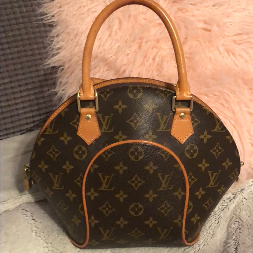 Louis VUITTON Ellipse Monogram PM Octagon Bowler
